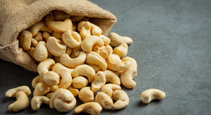 Диетите, богати на ядки като кашу, се свързват и с понижен риск от инсулт.