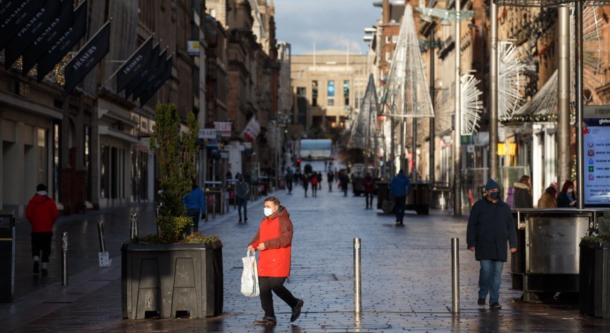 Шотландия затяга мерките, пристигащите там - под карантина