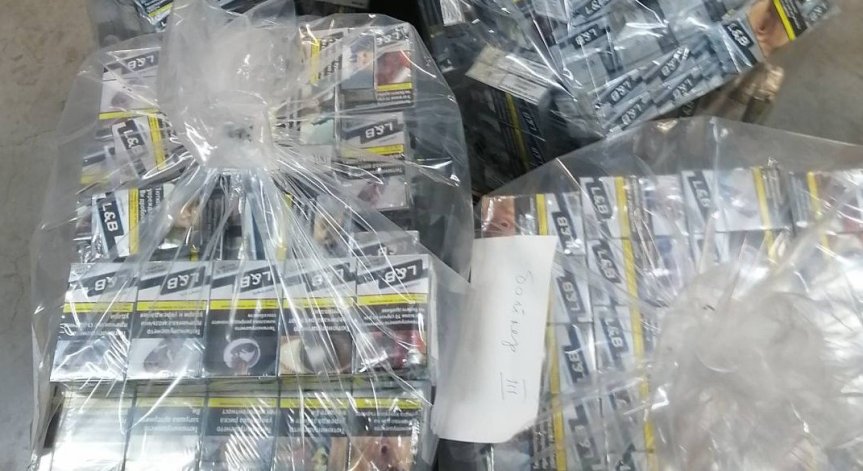 Митничари задържаха 1899 кутии с контрабандни цигари при проверка