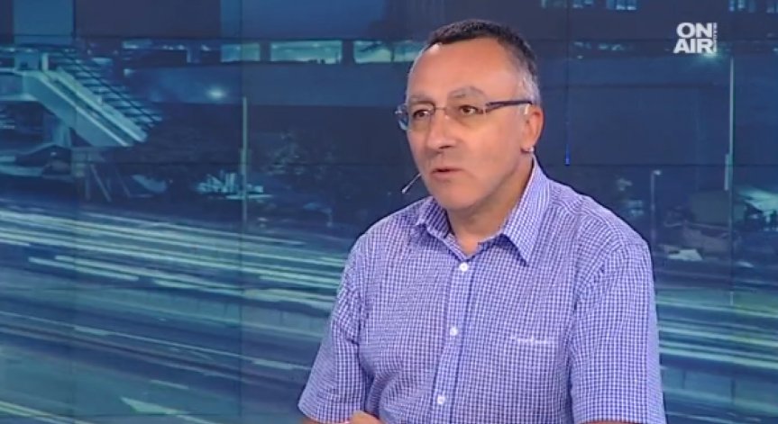 Промяната в графика за учебното време няма да е голяма, увери Диян Стаматов