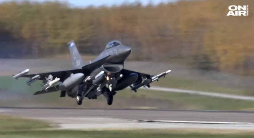 Пет военни самолета на САЩ и Канада са вдигнати по тревога
