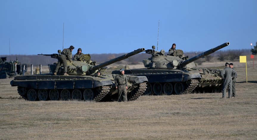 Франция ще достави повече военна техника на Украйна