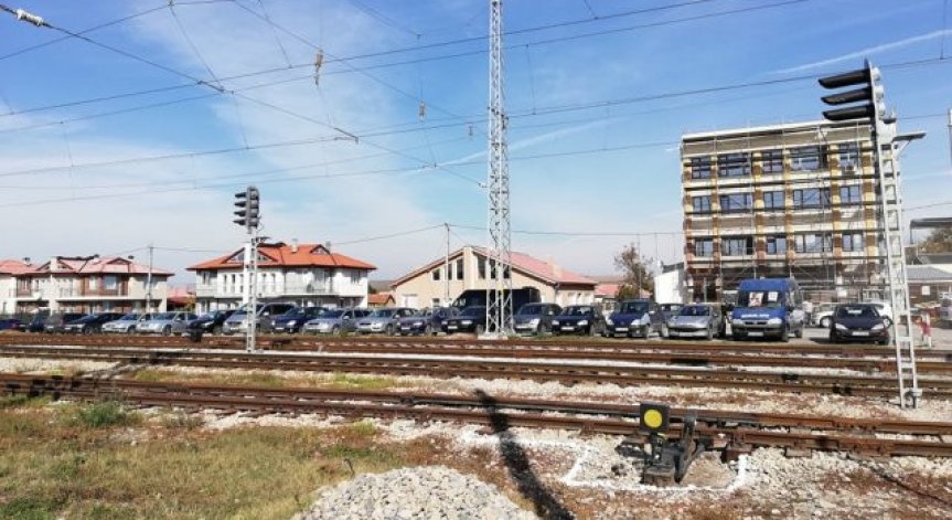 Машинистите на влака, дерайлирал в Хитрино, остават в затвора