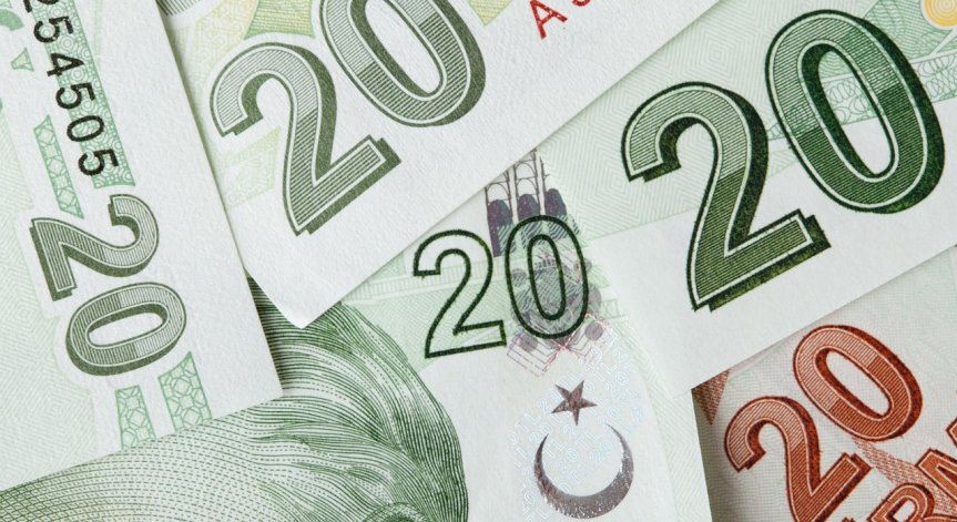 Турската лира рухна.