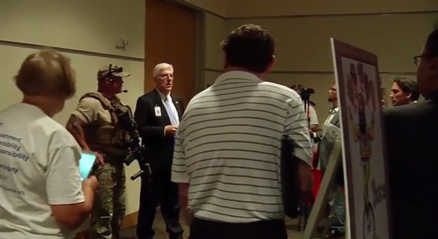 Стрелба срещу изложба, представяща карикатури на пророка Мохамед в Тексас