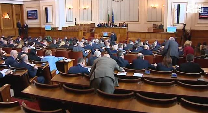 Парламентът преодоля президентското вето върху Закона за КТБ
