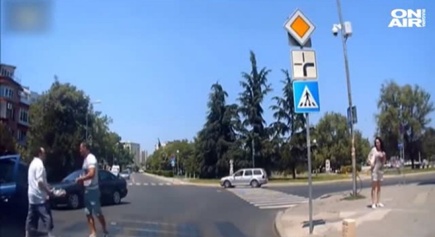 В Бургас - шофьор и пешеходец се сбиха!