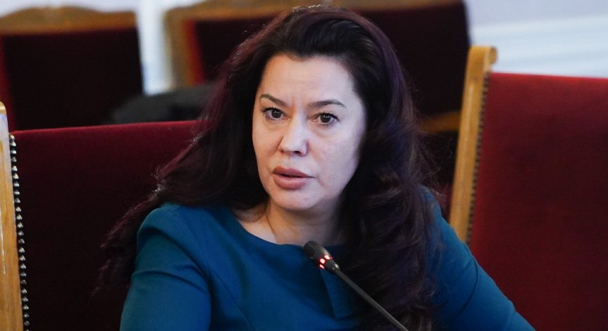 Ивкова смени директора на 