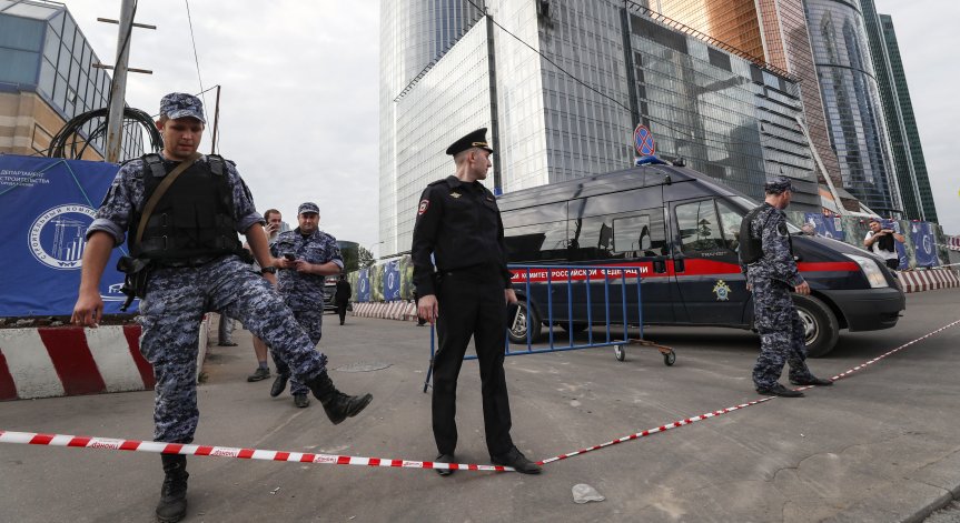 Стрелба в концертна зала в Москва, евакуират хора