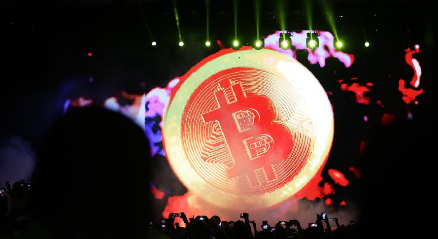 Биткойнът отново се срина