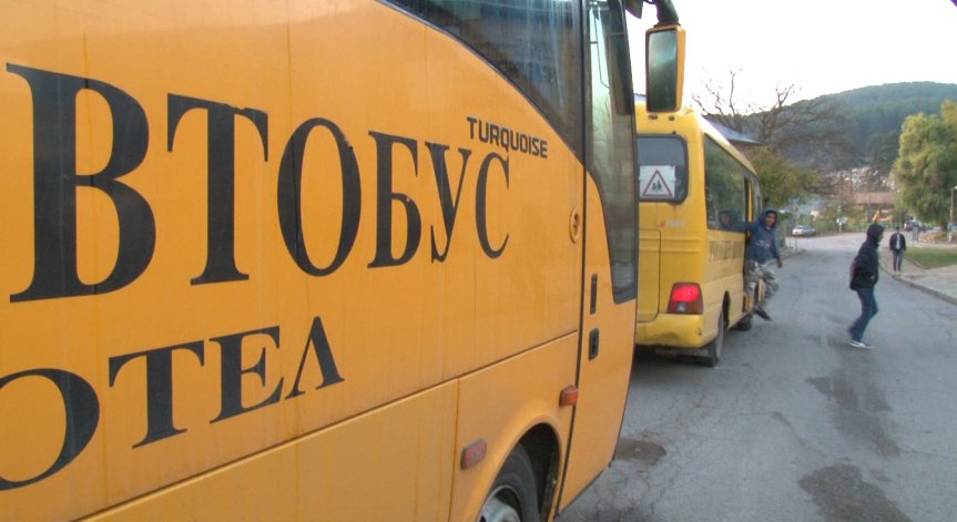 Двойно по-малко пътуващи ученици до 16 г. през настоящата учебна година