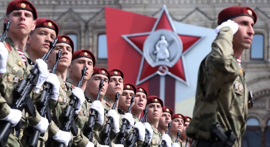 Редиците изтъняват - Кремъл търси 400 000 войници