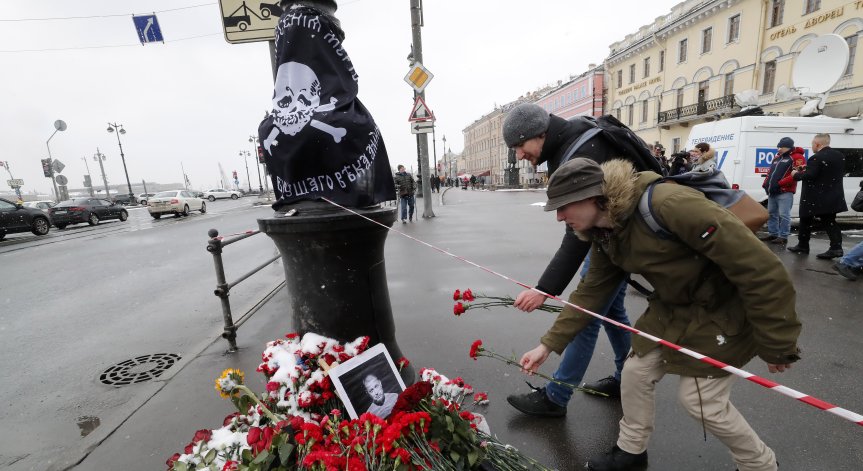 Взривилата руския блогър не подозирала, че статуетката е пълна с експлозиви