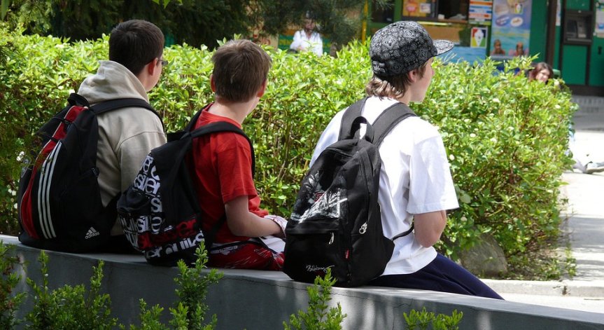 Майка и син нападнаха учител в Шуменско заради забележка