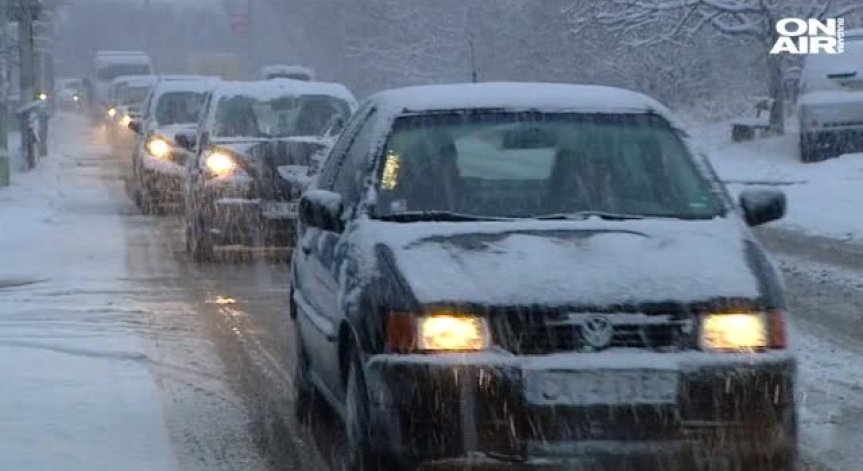 Снежен ад и задръствания в столицата