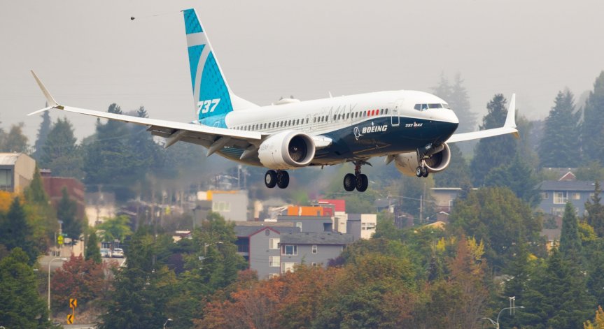Boeing 737 MAX може да поднови полети от следващия месец