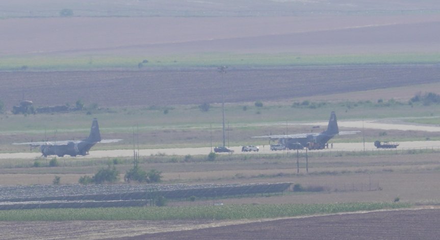 Иран: Самолетите на САЩ напуснаха България, присъствието им наруши международното право