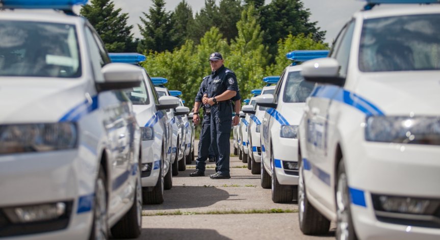 Постоянен арест за трафикантите на хора, задържани при спецакцията 
