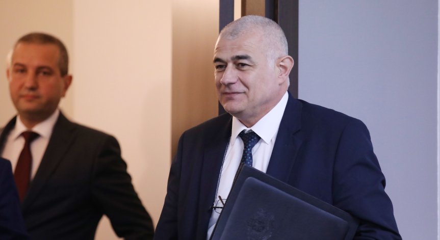 Вдигат енергийната помощ за отопление през зимата
