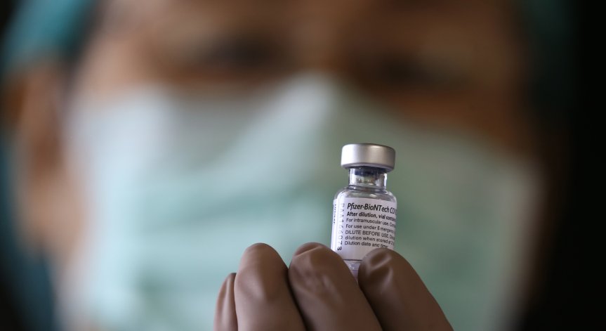 Pfizer: Възможна е появата на нов щам, устойчив на ваксината срещу Ковид-19