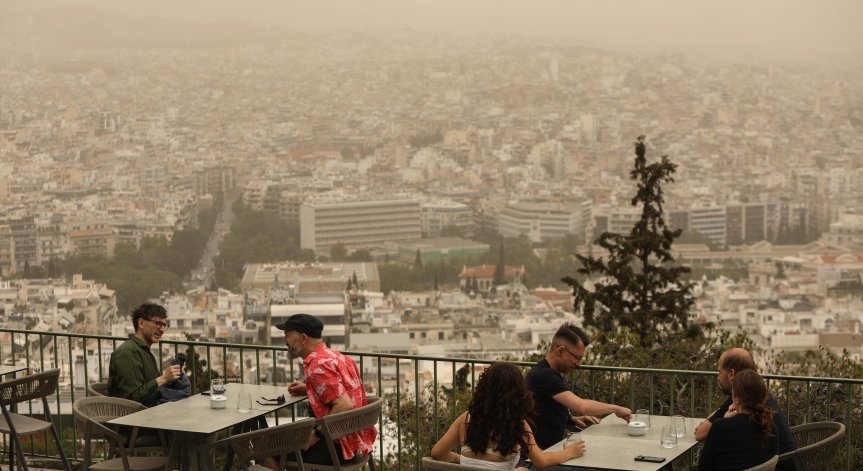 Температурите остават високи.