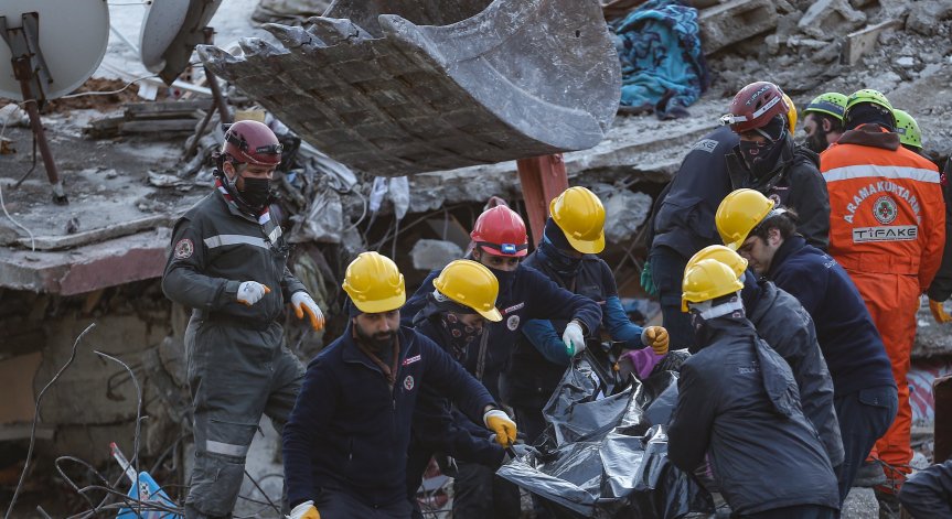 Броят на загиналите в Турция расте, жертвите са вече над 20 600
