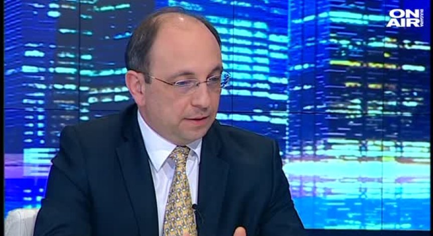 Н. Василев: Да се забранят дефицитите