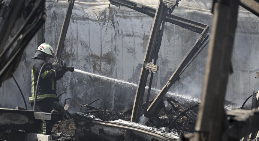 Украински дрон удари петролен склад в Русия