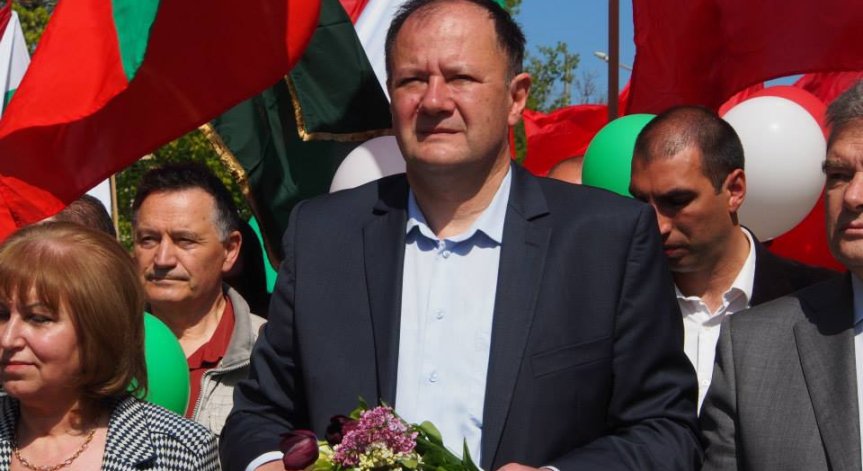Миков: Електронният вот застрашава личните данни на избирателите