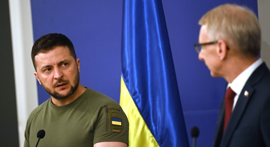 Зеленски: Информирах Денков за ситуацията на фронта, обсъдихме сигурността в Черно море