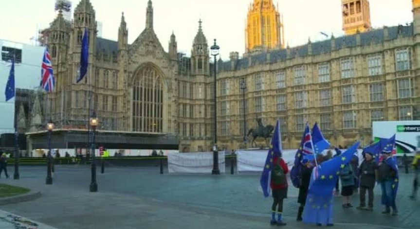 Увеличават се проблемите по развода между Великобритания и ЕС