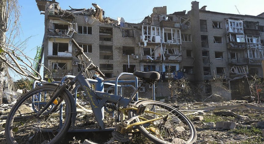 Русия твърди, че е поразила военен команден пост в Покровск, а Украйна - цивилни сгради