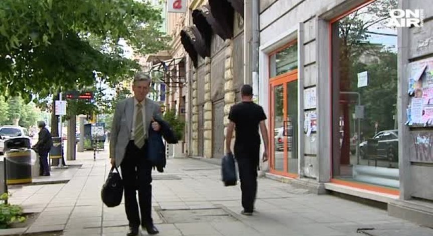 Жена ритна без причина пенсионерка