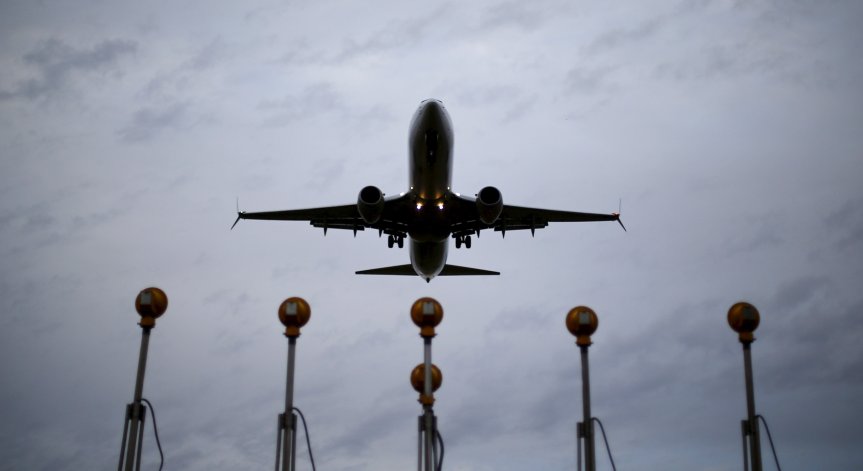 Чилийски военен самолет с 38 души на борда изчезна от радарите