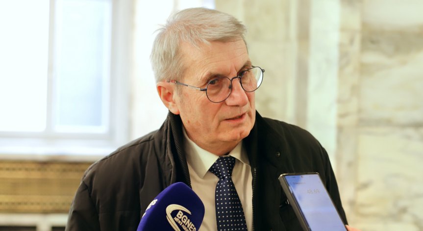 Министър Хинков върна името на болница 