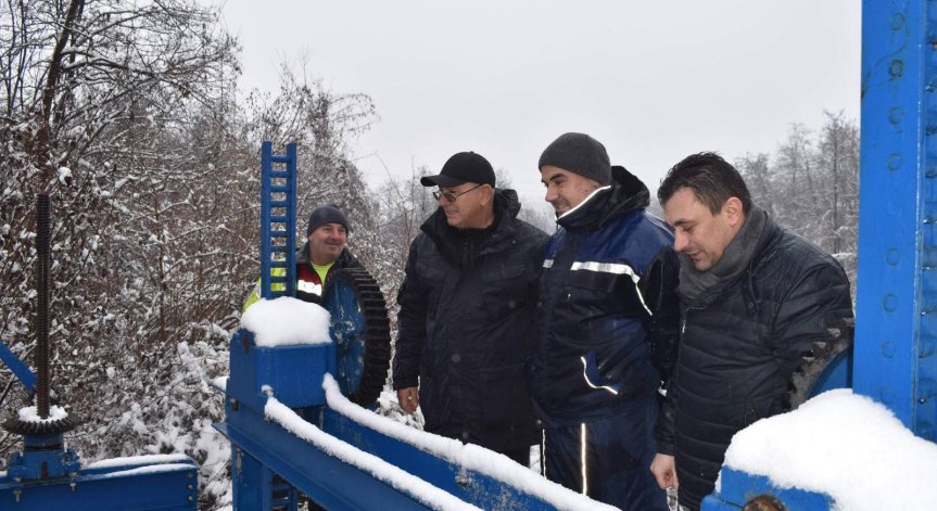 Заради силните валежи: Започна контролирано изпускане на яз. 