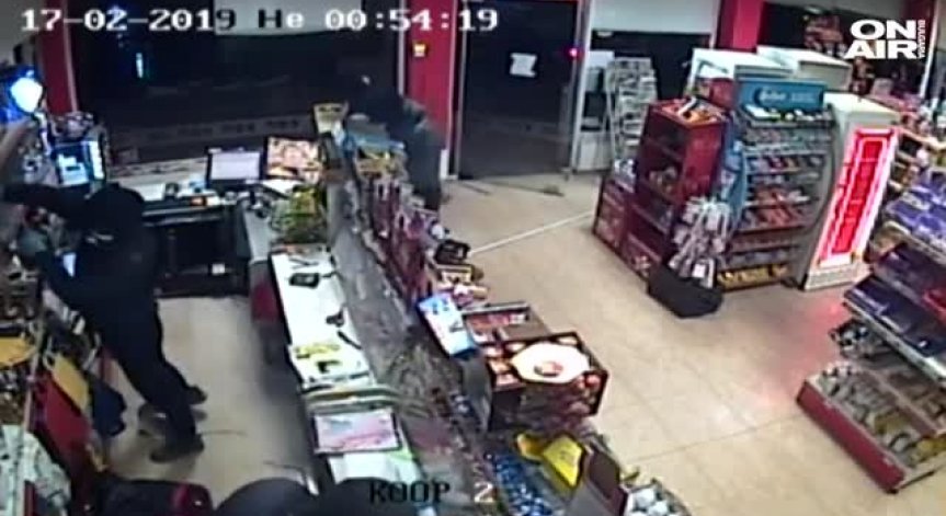 Четирима задигнаха монети, лотарийни билети и цигари от магазин в Криводол