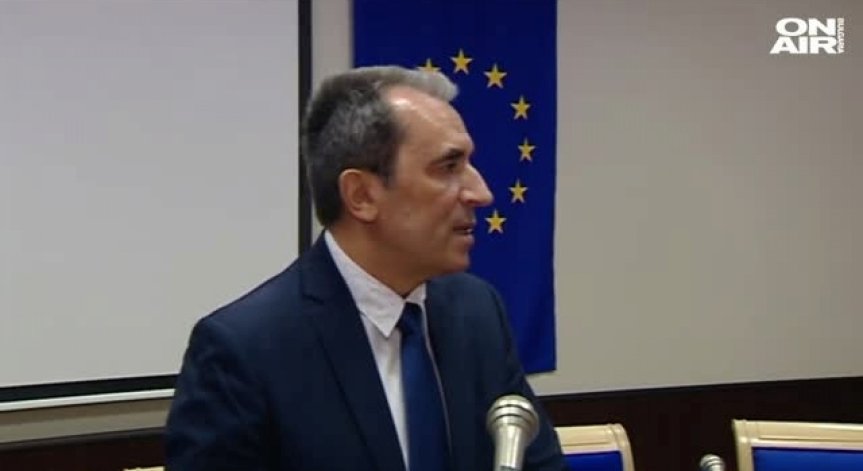 ДПС ще подкрепи Пламен Орешарски