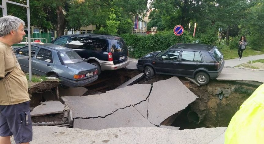 Възстановява се пропадналата тротоарната настилка на столичния бул. Черни връх