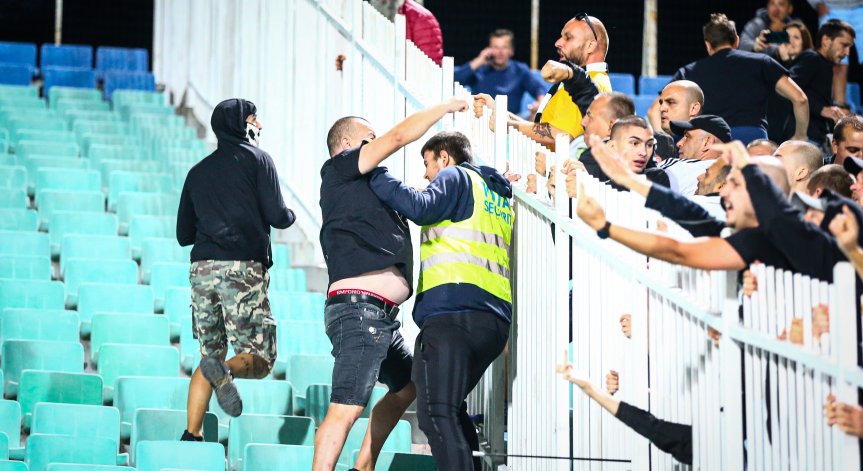 МВР издирва хулиганите от мелето на мача 