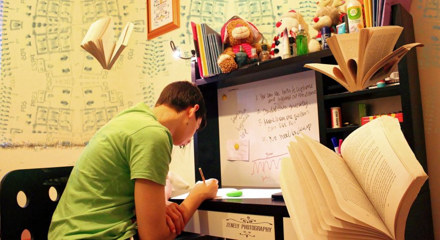 Проучване: Дистанционното обучение повишава стреса при децата