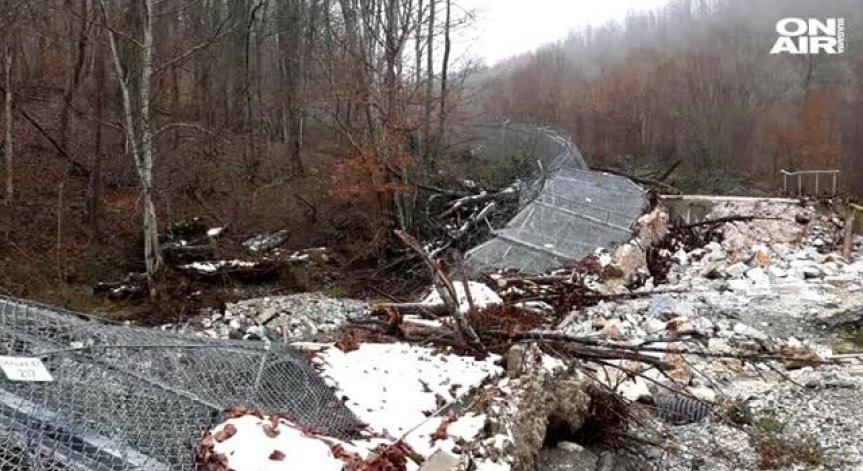 Сигнал от БСП: Оградата с Турция пак падна