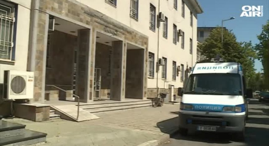 Изхвърленото на боклука бебе е живяло едва 6 часа