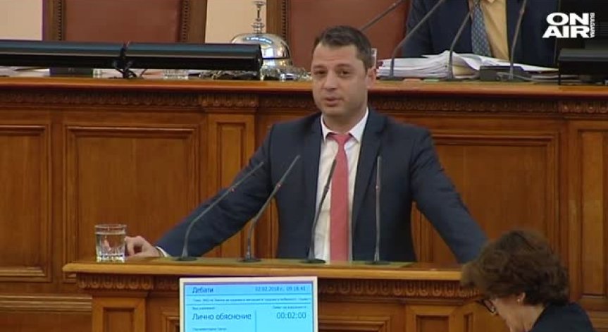 Присъствието на Делян Добрев в парламента отново скара депутатите