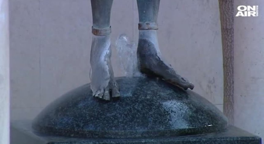 Хванаха крадеца на статуята на Аполон в София