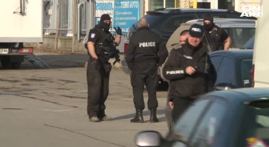 Повдигнаха обвинения на 14 от задържаните в 