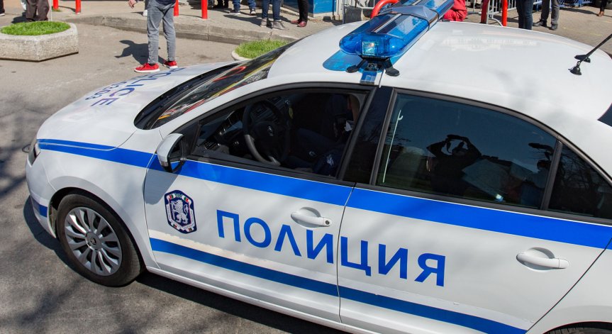 Сбиване и нападение над полицаи в 