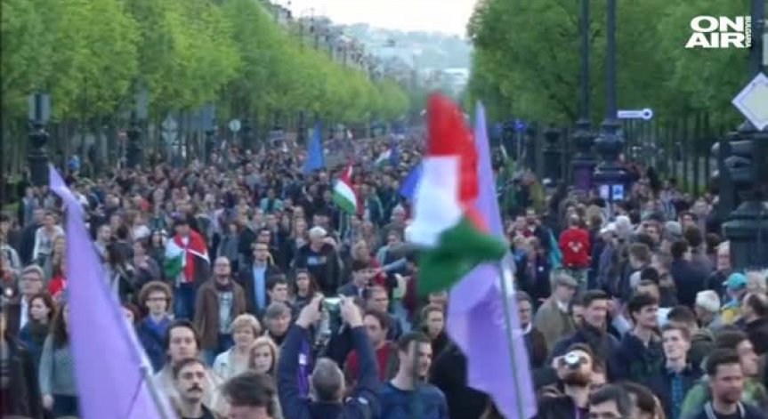 Многохиляден антиправителствен протест заля Будапеща