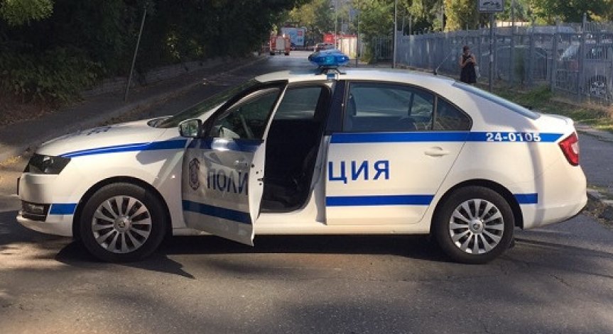 Многолюдна сватба с жива музика засякоха полицаи в Сливен
