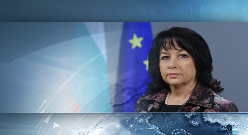 Отпускарката Петкова се яви в парламента